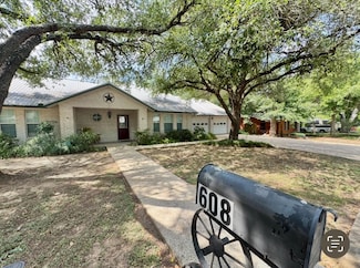 608 Mogonye Ln, Elgin, TX 78621