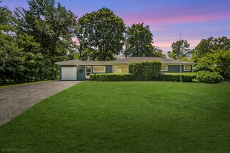 117 Brookside Ct, Libertyville, IL 60048