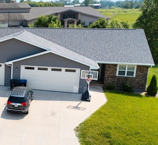 402 Tristan Dr, Shawano, WI 54166