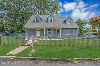 2608 2nd Ave, Toms River, NJ 08753
