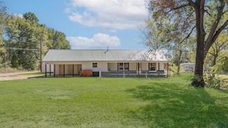 122 Bud Rd, Kilgore, TX 75662