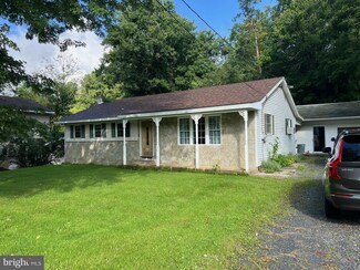 16 Hartz Rd, Fleetwood, PA 19522