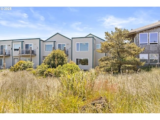 238 SW 27th St, Newport, OR 97365