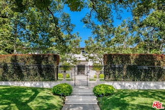 722 N Maple Dr, Beverly Hills, CA 90210