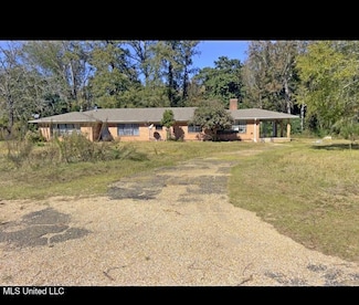81 Henry Cox Rd, Monticello, MS 39654