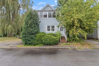 17 2nd St, Somersworth, NH 03878