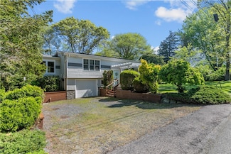 46 Steamboat St, Jamestown, RI 02835