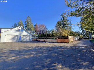 1819 Spruce St, Myrtle Point, OR 97458