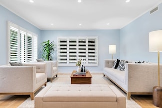 5858 Abernathy Dr, Los Angeles, CA 90045