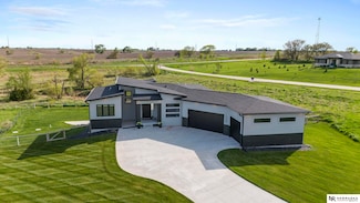 15633 Fox Run Rd, Bennet, NE 68317