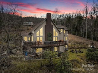 106 Bishop Cove Rd, Fairview, NC 28730
