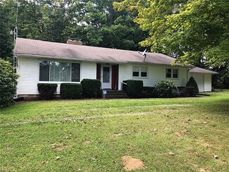 4015 Lower Elkton Rd, Leetonia, OH 44431