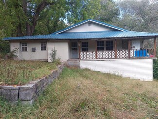 23 6th St, Gainesville, MO 65655