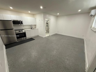 4300 NW 3rd Ct Unit 1, Plantation, FL 33317