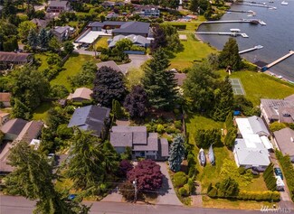 1523 Fairview St, Bellingham, WA 98229