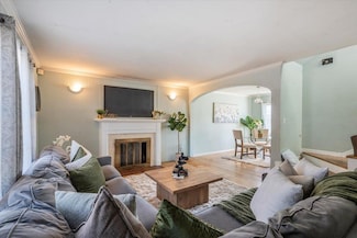 9401 Castlewood St, Oakland, CA 94605