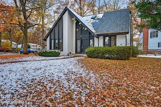 6952 Leicester Rd, Toledo, OH 43617