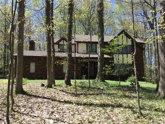 11384 Suemartom Ct, Marilla, NY 14102