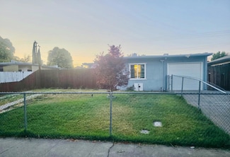1945 Del Rio Dr, Stockton, CA 95204
