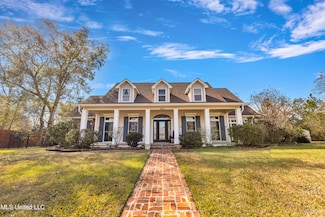 111 Seabrook Dr, Waveland, MS 39576