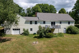 52 Highland St, Newton, NH 03858
