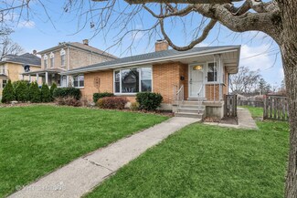 134 Pleasant Ave, Highwood, IL 60040