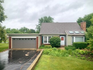 213 Wildwood Ln, Joliet, IL 60433