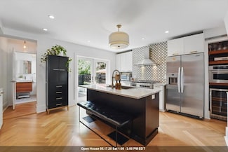 207 7th St, Hoboken, NJ 07030