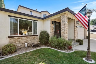 25208 De Wolfe Rd, Newhall, CA 91321