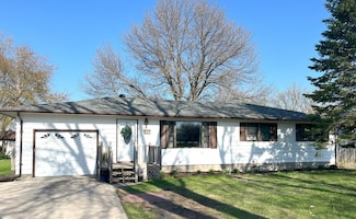 1118 Division St N, Clara City, MN 56222