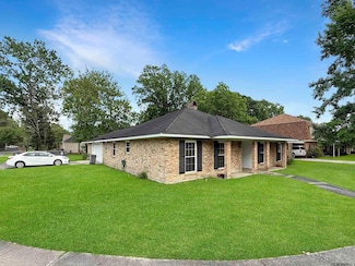 333 Eileen Dr, Baton Rouge, LA 70815