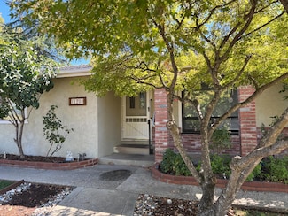 11200 Linda Dr, Auburn, CA 95602