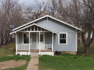 1117 Ivanhoe St, Perry, OK 73077
