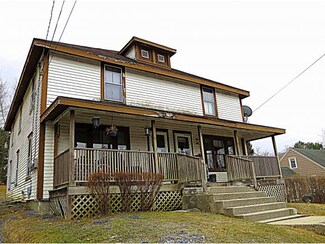 33 Mechanic St, North Bennington, VT 05257