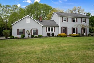 744 Tanglewood Rd, Hermitage, PA 16148