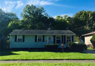 1095 Raymond St NW, Warren, OH 44485