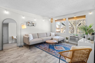 2212 Aldrich Ave S Unit 304, Minneapolis, MN 55405