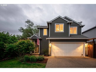 1038 SW Falcon Crest Dr, Dundee, OR 97115