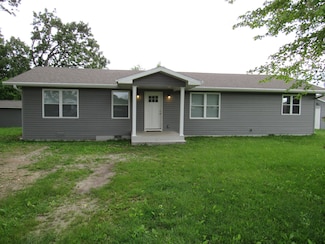 100 Patterson Rd, Marshfield, MO 65706