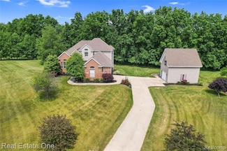 9806 Goldfinch Ct Unit 37, Saline, MI 48176