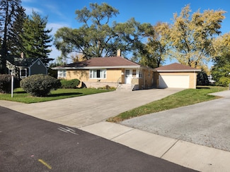 601 Berkley Dr, Dyer, IN 46311