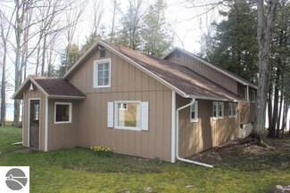 11985 E Camp Haven Rd, North Port, MI 49670