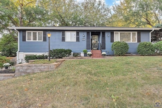 1615 SW 27th St, Topeka, KS 66611