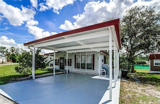 9298 Grizzly Bear Ln, Weeki Wachee, FL 34613