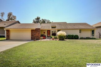 7911 Molokai Dr, Papillion, NE 68046