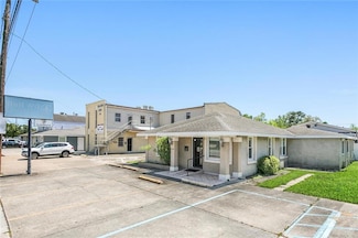 210 W Judge Perez Dr, Chalmette, LA 70043