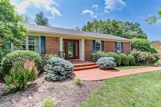 107 Old Post Rd, Lynchburg, VA 24502