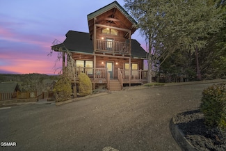 2305 Hollow Branch Way, Pigeon Forge, TN 37862