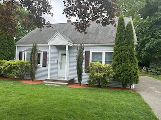 40 Elmwood Cir, Peabody, MA 01960