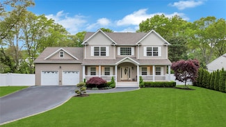 74 Buckley Rd, Patchogue, NY 11772